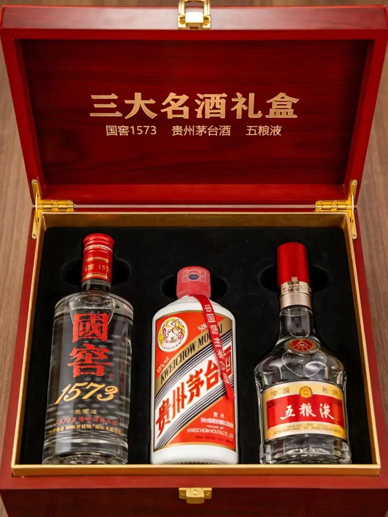 聊到中国高端白酒，争议一直很大，但我只坚持一个观点：第一梯队，只有飞天茅台、五