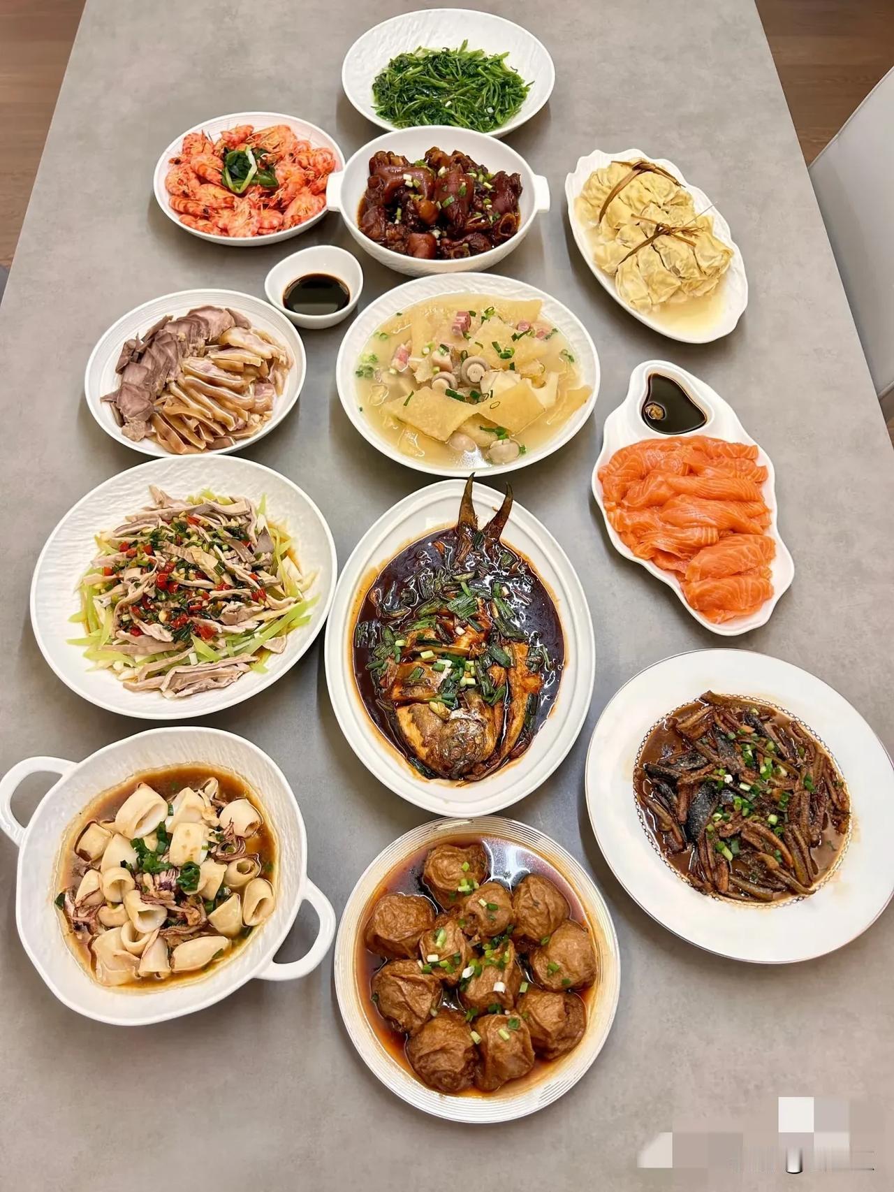 不得不承认，南方菜就是比北方菜精致，作为国宴的淮扬菜就是南方菜！南方菜注重本