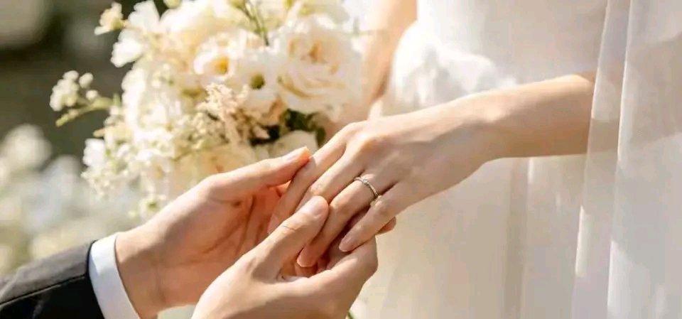 前阵子整理结婚时的账单，翻到当时丈母娘拍着胸脯说彩礼8万8全给小家庭当启动金的聊