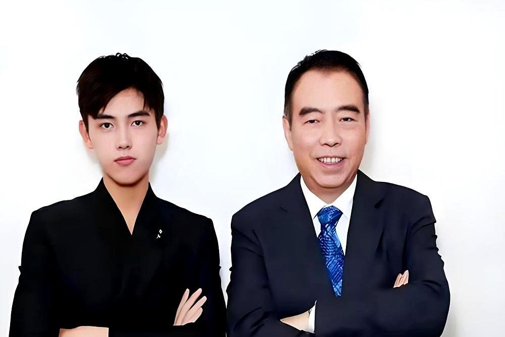 每天干烧一百万，资方连夜撤资。陈红提着现金砸向罢工的场工。你真以为名利场的