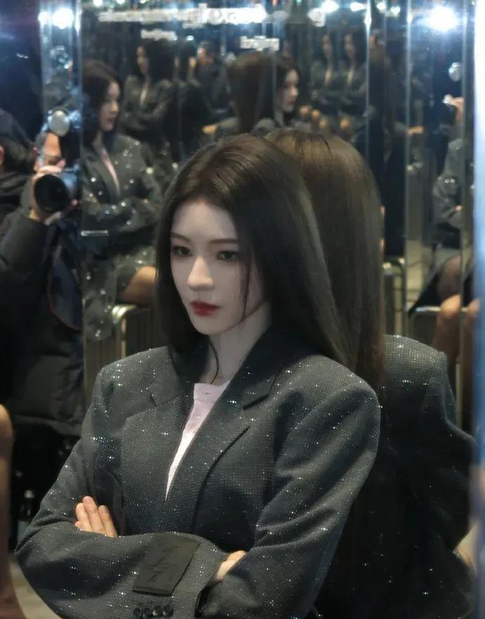 职场女性可以打扮多美?