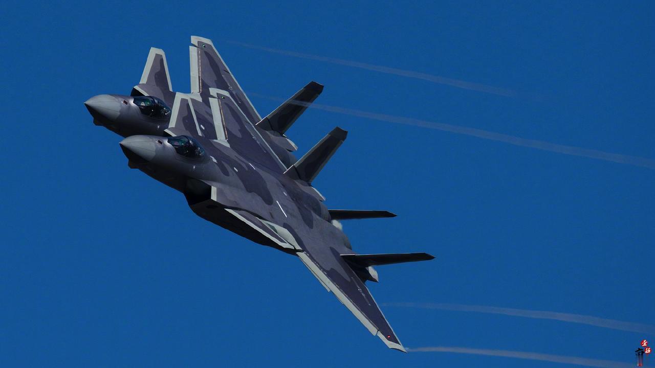 全美空军F-35加起来，竟被中国一款战机反超了！ 这条消息7月初在西方军事圈
