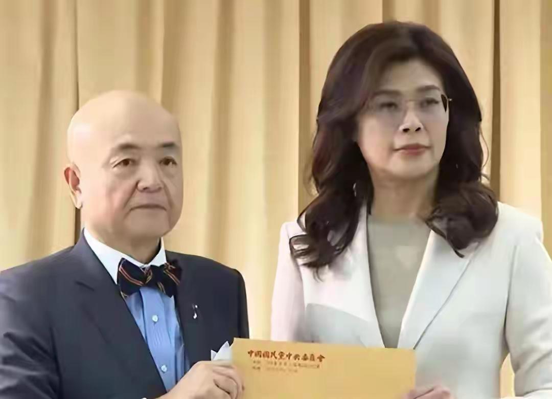 郑丽文刚当选国民党主席后的言论，加上来大陆访问，那时可给她打80分。去美国兜了