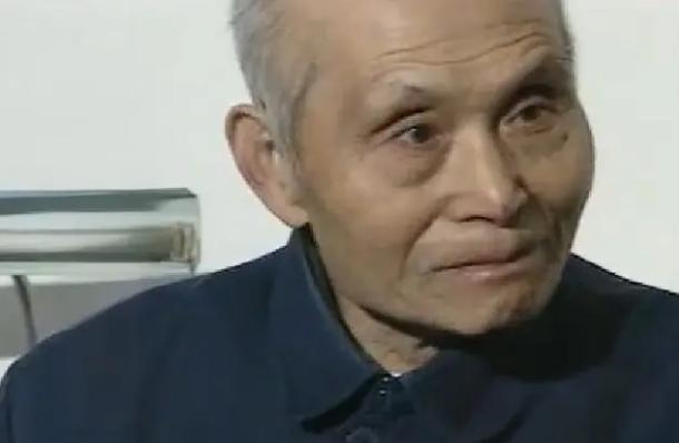 20世纪80年代，邱行湘到台湾探亲，几位老部下宴请他，开口就说，老长官，你是来领
