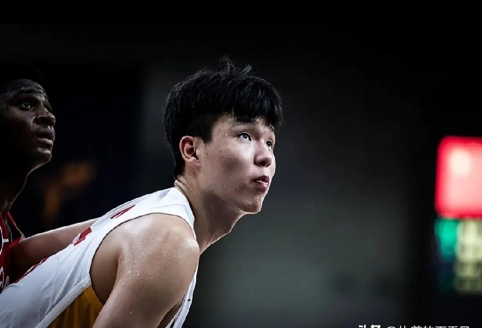 戈贝尔放话要让杨瀚森一个篮板都抢不到，结果开拓者教练组直接给他加了“复仇副本”—