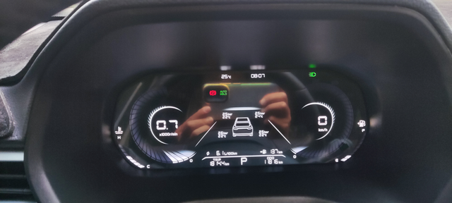 说一下帝豪的做工帝豪这台车总体做好还算是中规中矩！比较不错！但也有需要提高的地