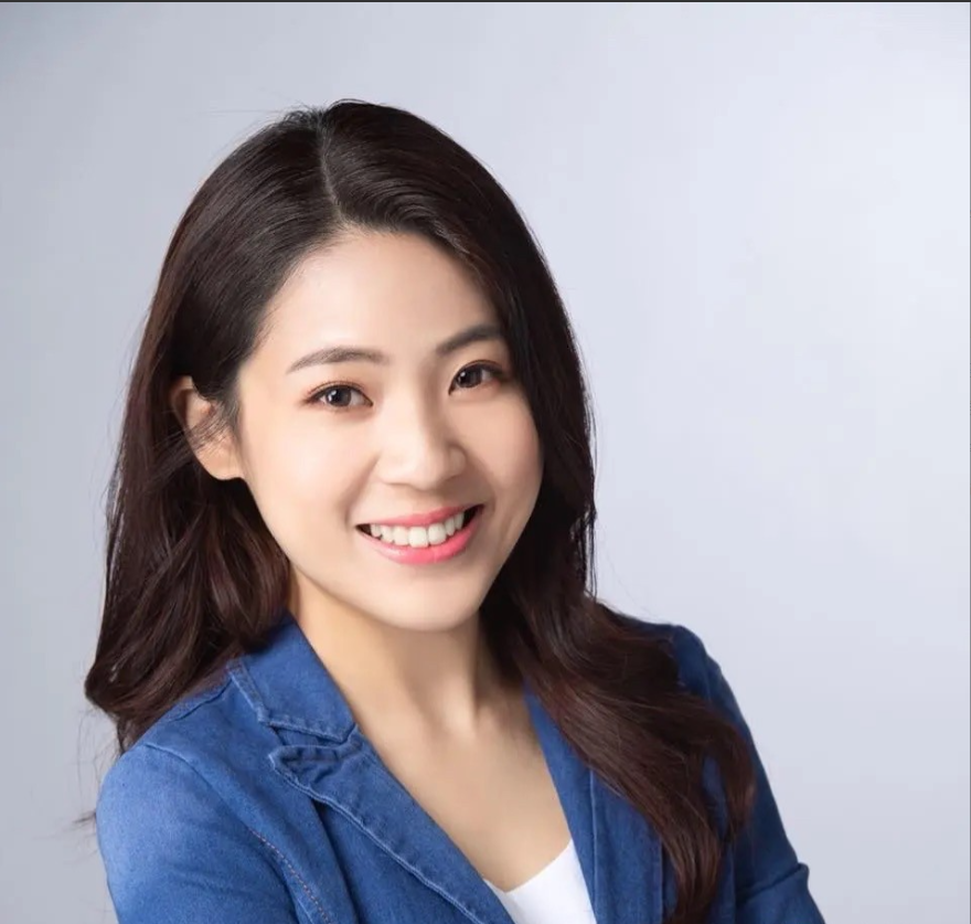 蓝营人士被这次胜利的果实冲昏了头脑，现在真的是牛气冲天，特是赵少康和徐巧芯这两个