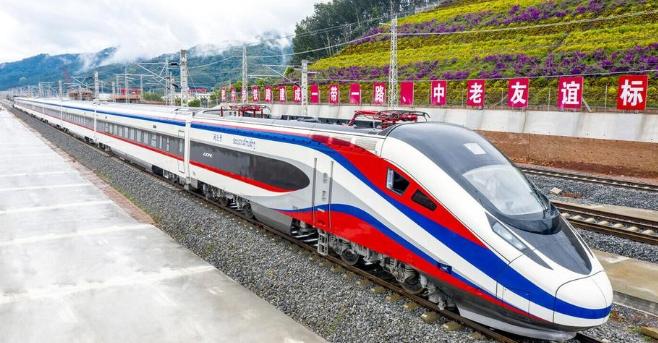 老挝真是下了血本，为了建中老铁路几乎把国库搬空了。中国见他们这么主动，哪能不给面