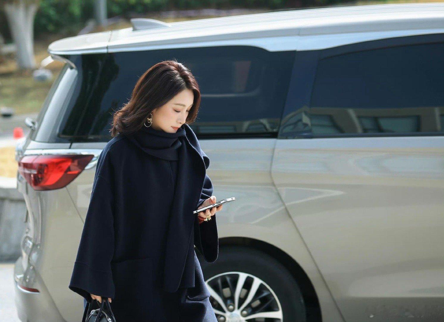 秦海璐奋斗吧路透姐感奋斗吧人生看到秦海璐的路透，就对《奋斗吧人生》的节目质量放