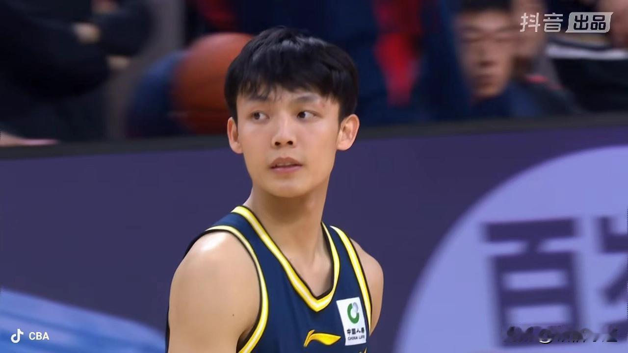 南京同曦老板娘真狠，这是要挖广东宏远的根基呀！谁都知道，广东宏远目前队中谁都可能