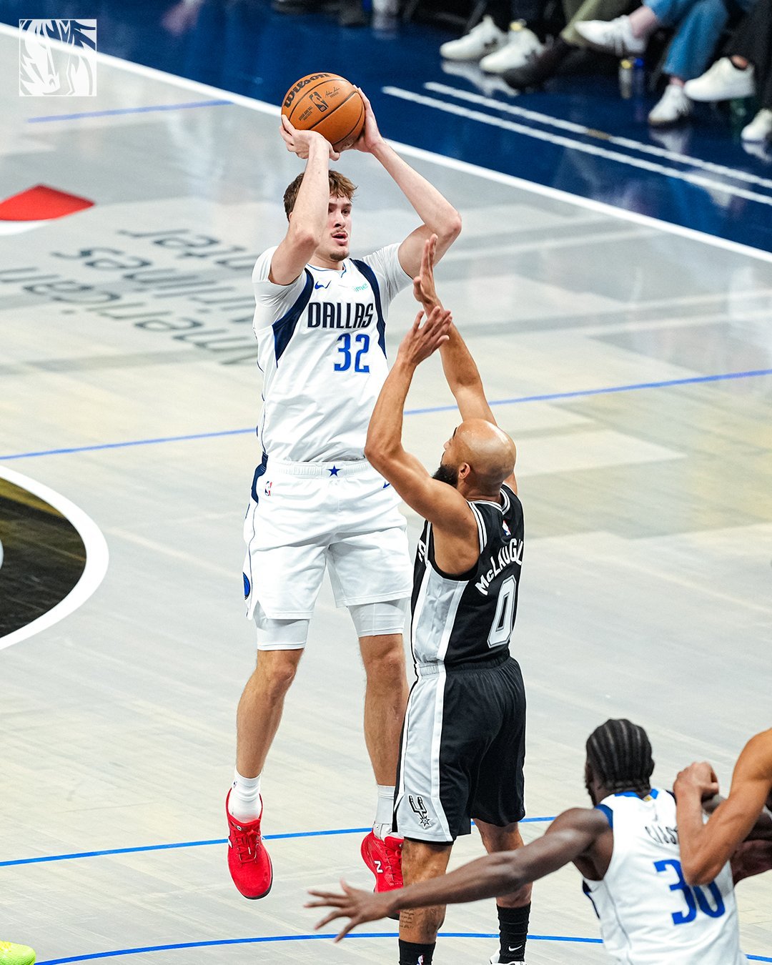 弗拉格自年满19岁后（近23场比赛数据）：场均23.0分场均6.9篮板场均5.1