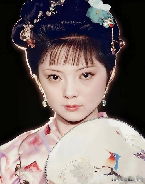 薛宝钗大气。黛玉死后，紫鹃丶雪雁划拨给宝玉。紫鹃对宝玉有气，认为他辜负了黛玉