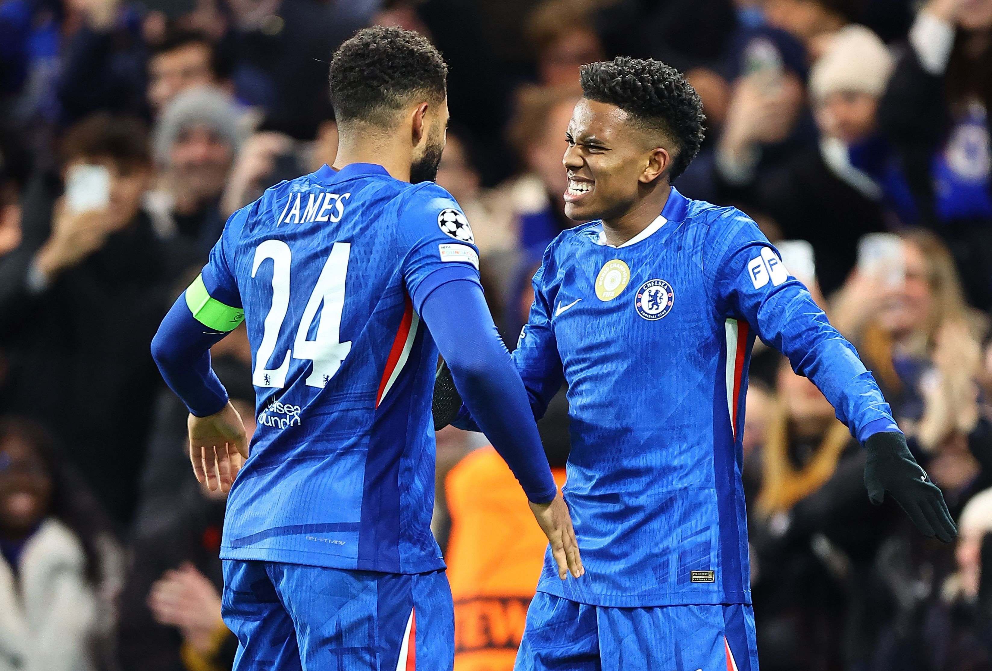 亨利: 埃斯特旺整场不断地向对手发起冲击, 他让我想起了吉格斯