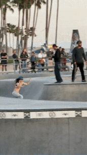 不得不说，小姐姐玩这个，真的很好看。