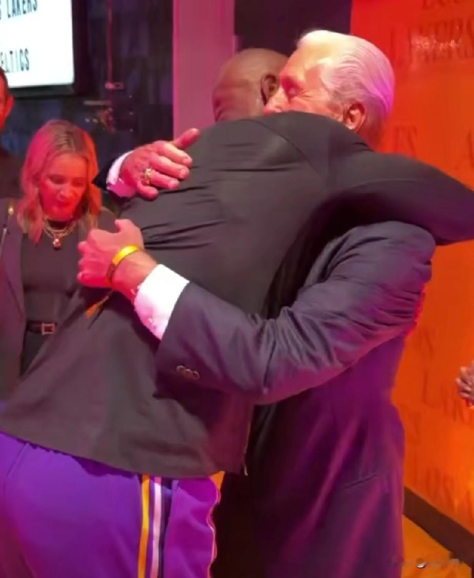 伟大的球员！莱利谈詹姆斯：“见到勒布朗很开心。”“如果他当初能在热火多打