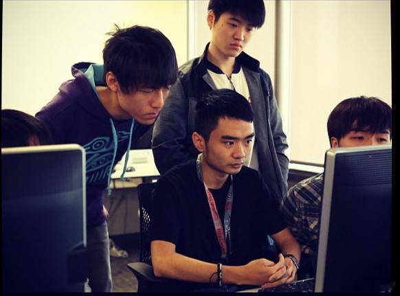 请给图上选手颜值排个名！dota2dota​​​
