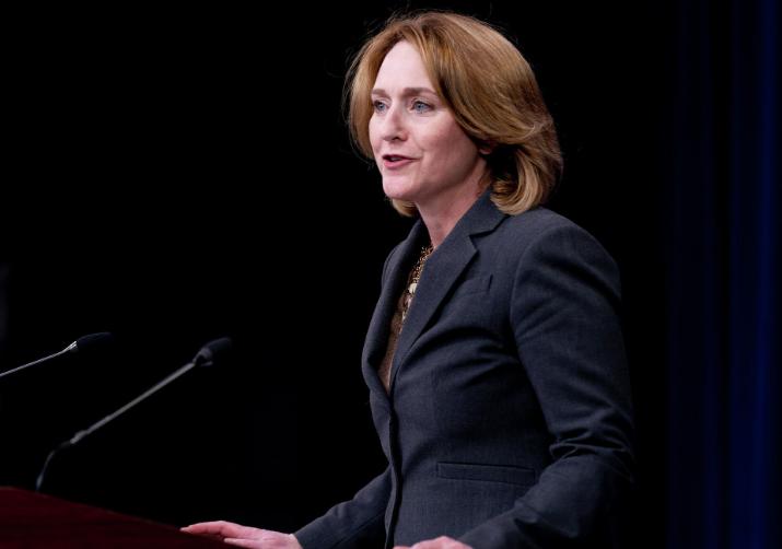 美国国防部副部长凯瑟琳·希克斯表示，从现在起不存在中国武力统一台湾这个选项了。并