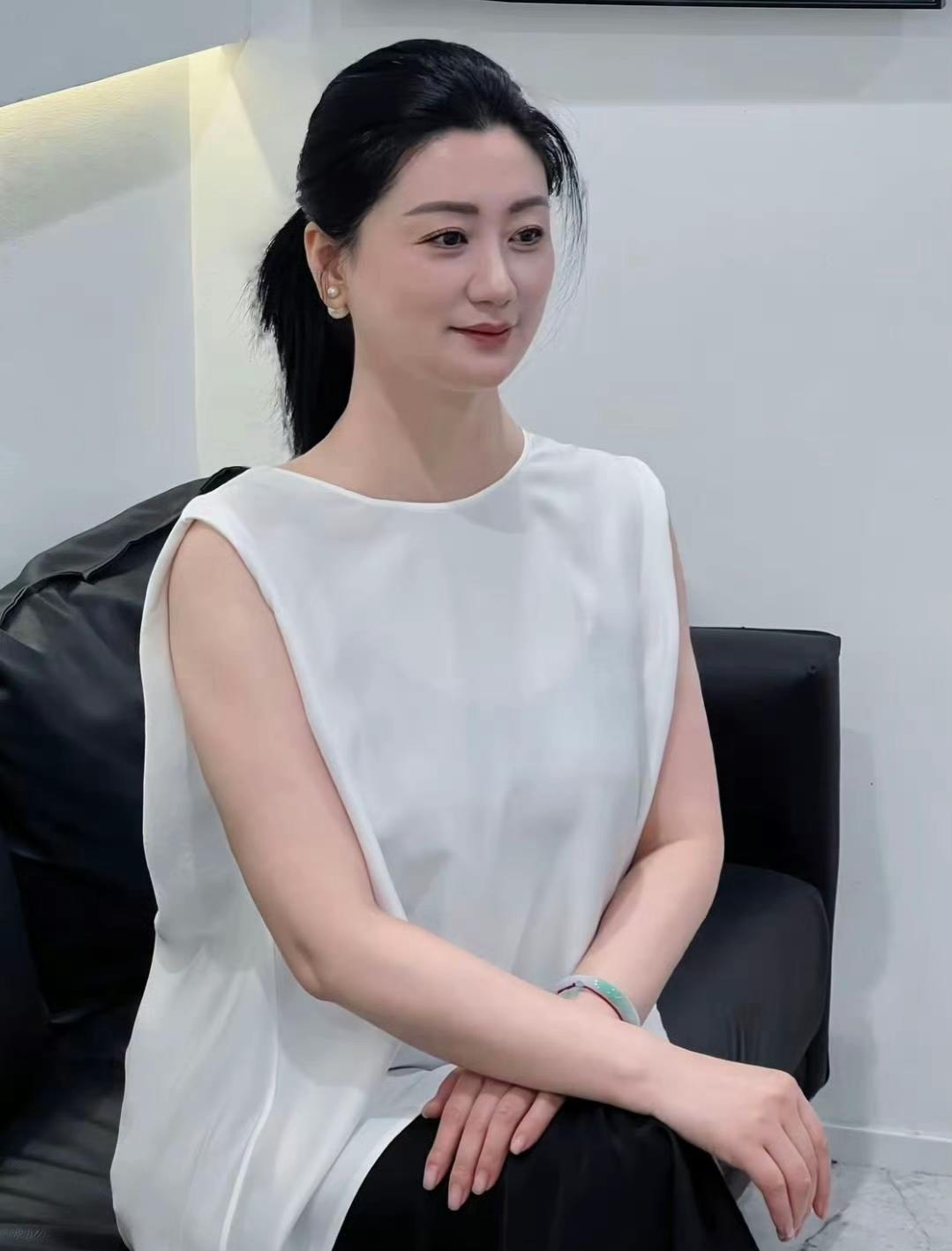 温文尔雅的大姐姐！