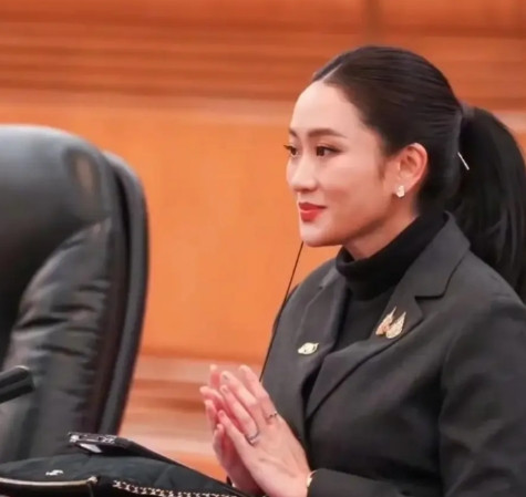 佩通坦真的霸气，递交证据后表示自己无过错，不辞职。不得不说，佩通坦真的是飒爽英姿
