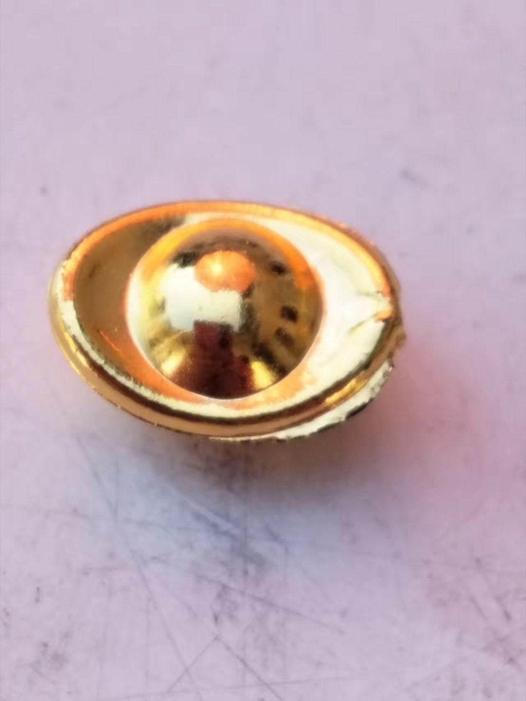 为什么香港六合彩没办法天天开彩呢？因为香港六合彩是香港赛马会经办的合法彩票，部分