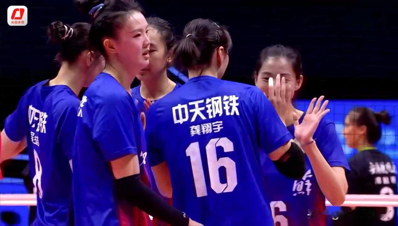 江苏女排八连胜晋级全运会决赛，张常宁犹如“杀神”降世，球迷呼吁她不要退役！江苏女