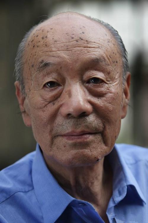 冯奇（1924年1月21日~2015年4月13日），男，出生于北京，中国电影演员