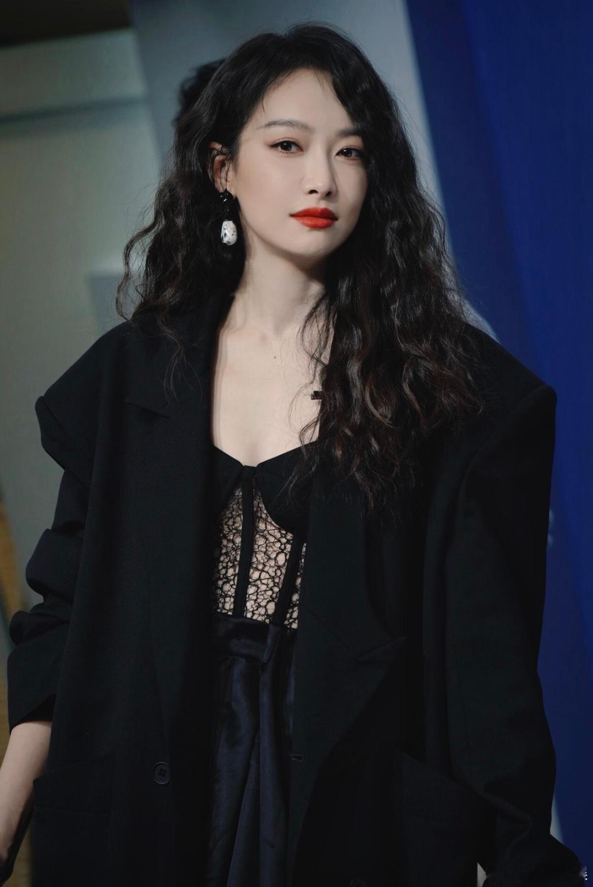 无论哪个时期不论是宋茜还是victoria你做什么都会成功的我们还会迎来属于