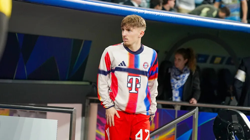 卡尔不慎遭遇右大腿后部肌肉纤维撕裂，将缺席数周！关于卡尔受伤，拜仁在周五下午新闻