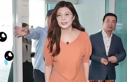 也难怪卢秀燕和侯友谊不愿出席典礼！其实卢秀燕和侯友谊缺席郑丽文的国民党主席就职