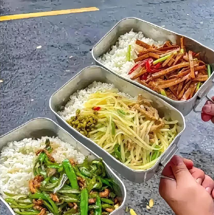 如果在饥饿状态下，你会选择哪一碗？