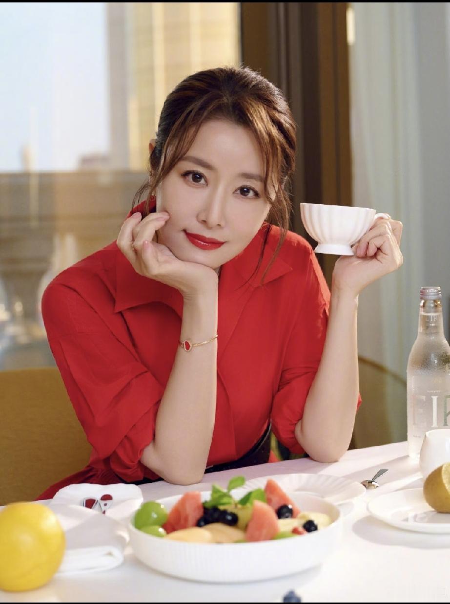 还珠四美里面，如今林心如的状况最好，只因为她在人生大事上都选对了路。第一、