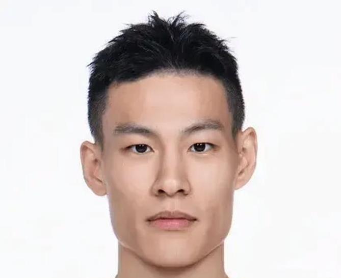 天降奇兵，如果说半决赛让全国球迷知道广厦有个吴骁，那么总决赛就让全国球迷记住了一