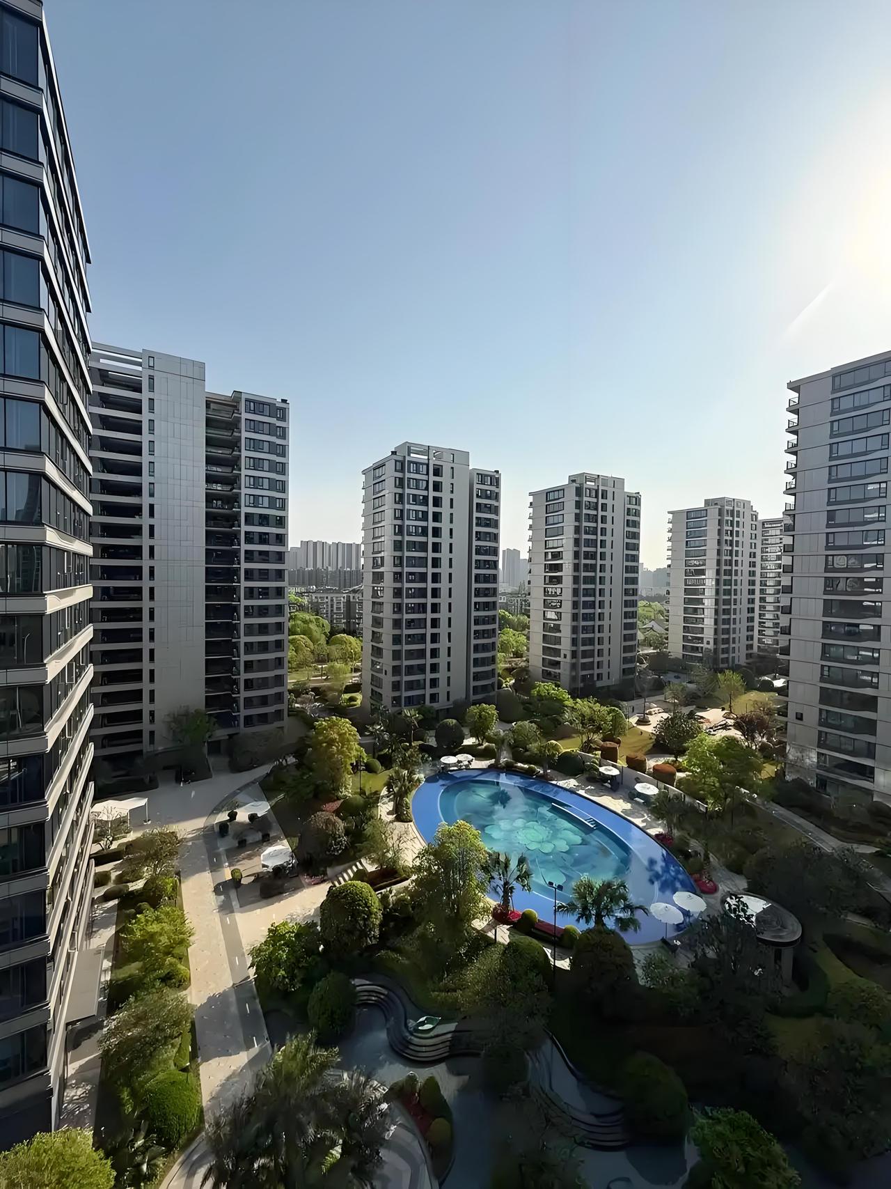 杭州楼市进化到哪一步？139㎡直接卷出五房：一、139㎡做五房，靠4套“空间
