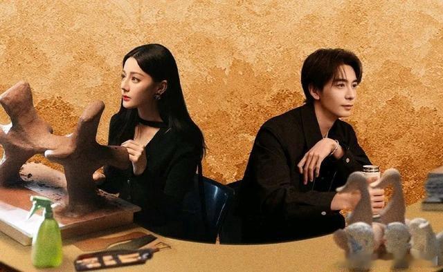 2025热播剧排行榜：1、《枭起青壤》主演：迪丽热巴，陈星旭2、《亦舞之城》主演