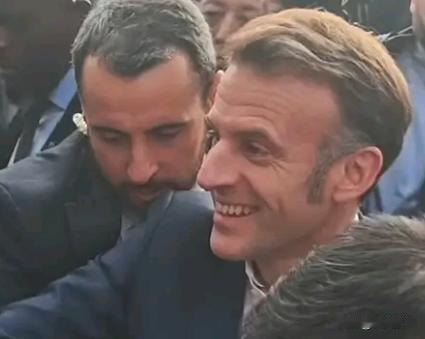 不仅法国，全世界都知道了！法国总统马克龙访华，居然连夜赶到成都，第一时间去了