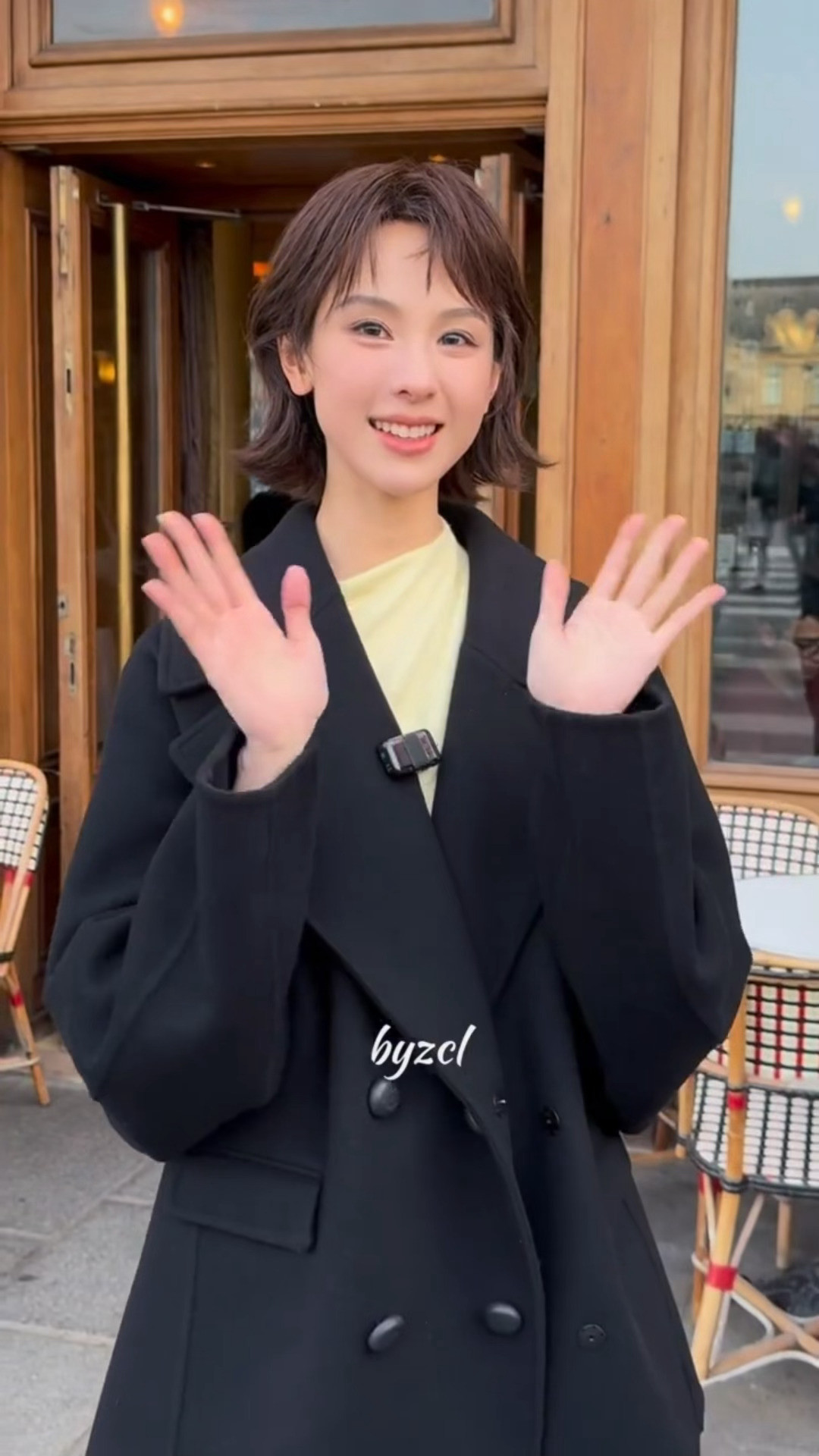 什么造型都完美驾驭的百变陈都灵，实在是太适配法式鬼马俏皮风了