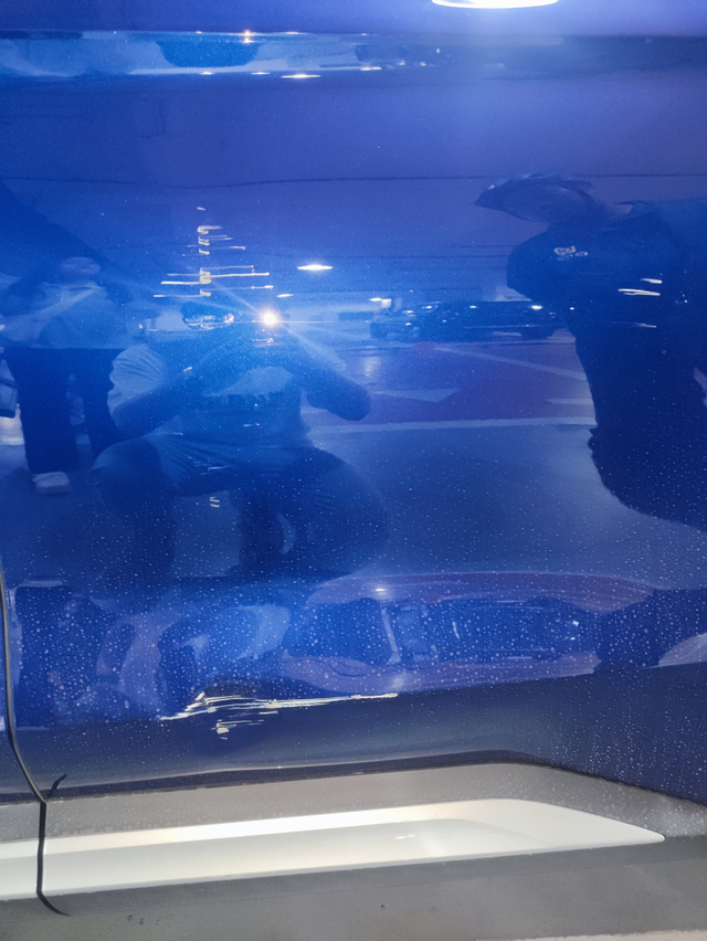 停车场转弯刮蹭到柱子停车场拐弯出去太窄，太相信360度影像导致刮蹭到后车门才提