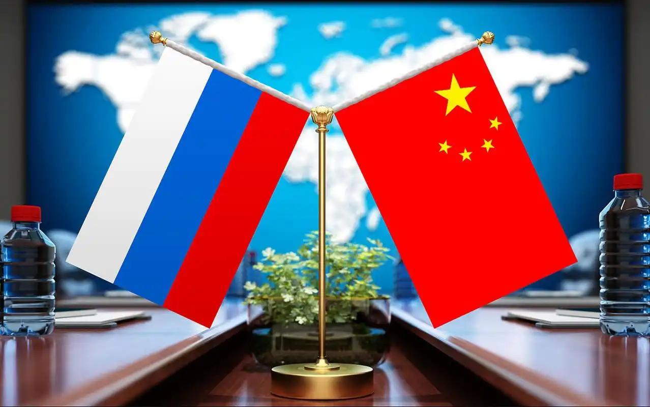 中俄之间未来难免一战，之所以至今风平浪静，不是因为双方情比金坚，而是俄罗斯比谁都