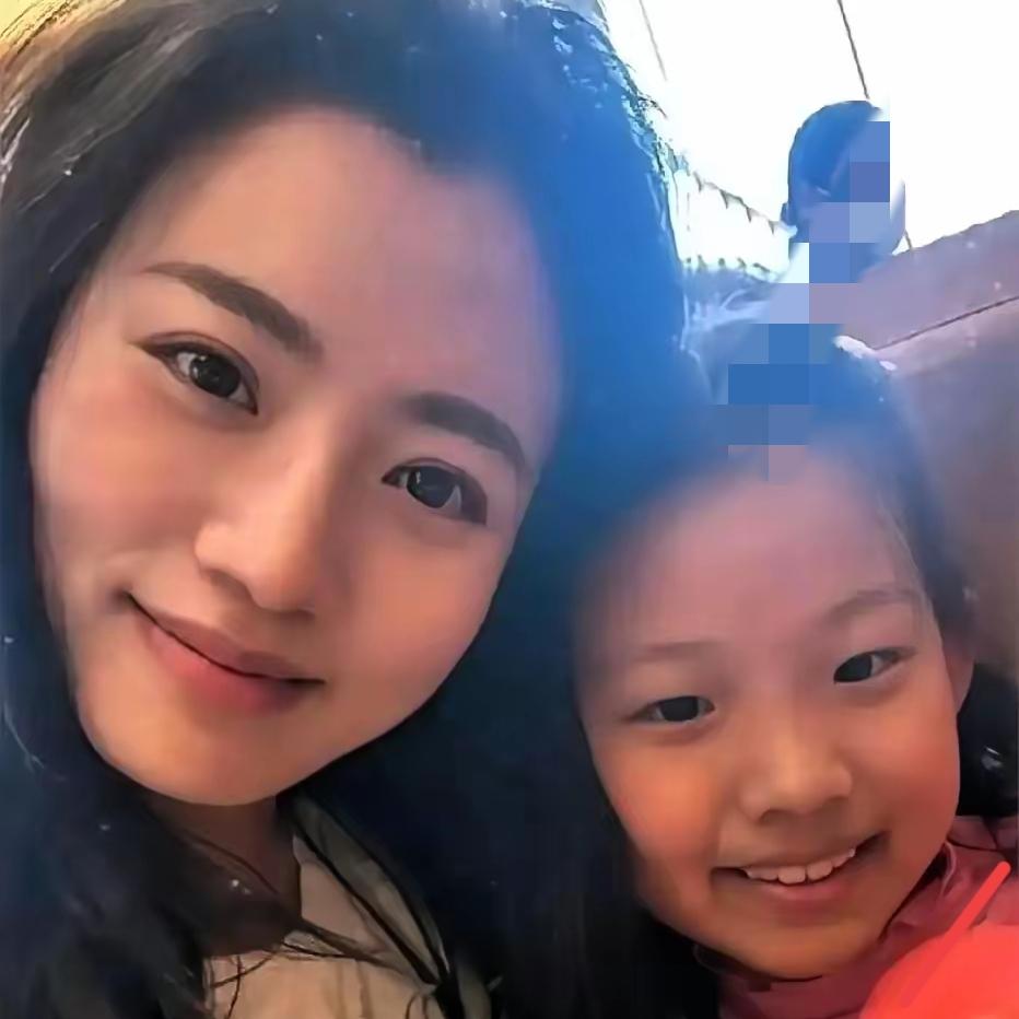 一场极致决绝的父子缘断，成年人的感情从来都爱恨分明女方婚内出轨，孩子判给女
