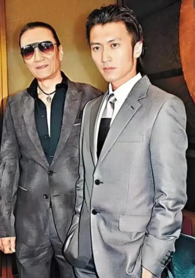 谢霆锋提到：“当年，我和青云大哥拍摄《消失的子弹》时，父亲来片场看我。没想到，我