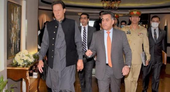 巴基斯坦三军总司令大权在手，果断对内发动“铁腕清洗” “军事强人拿政敌立威，