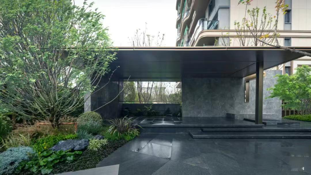 在不确定性依然存在的房地产市场中，实景呈现成为检验产品力的最高标准。日前，西安大