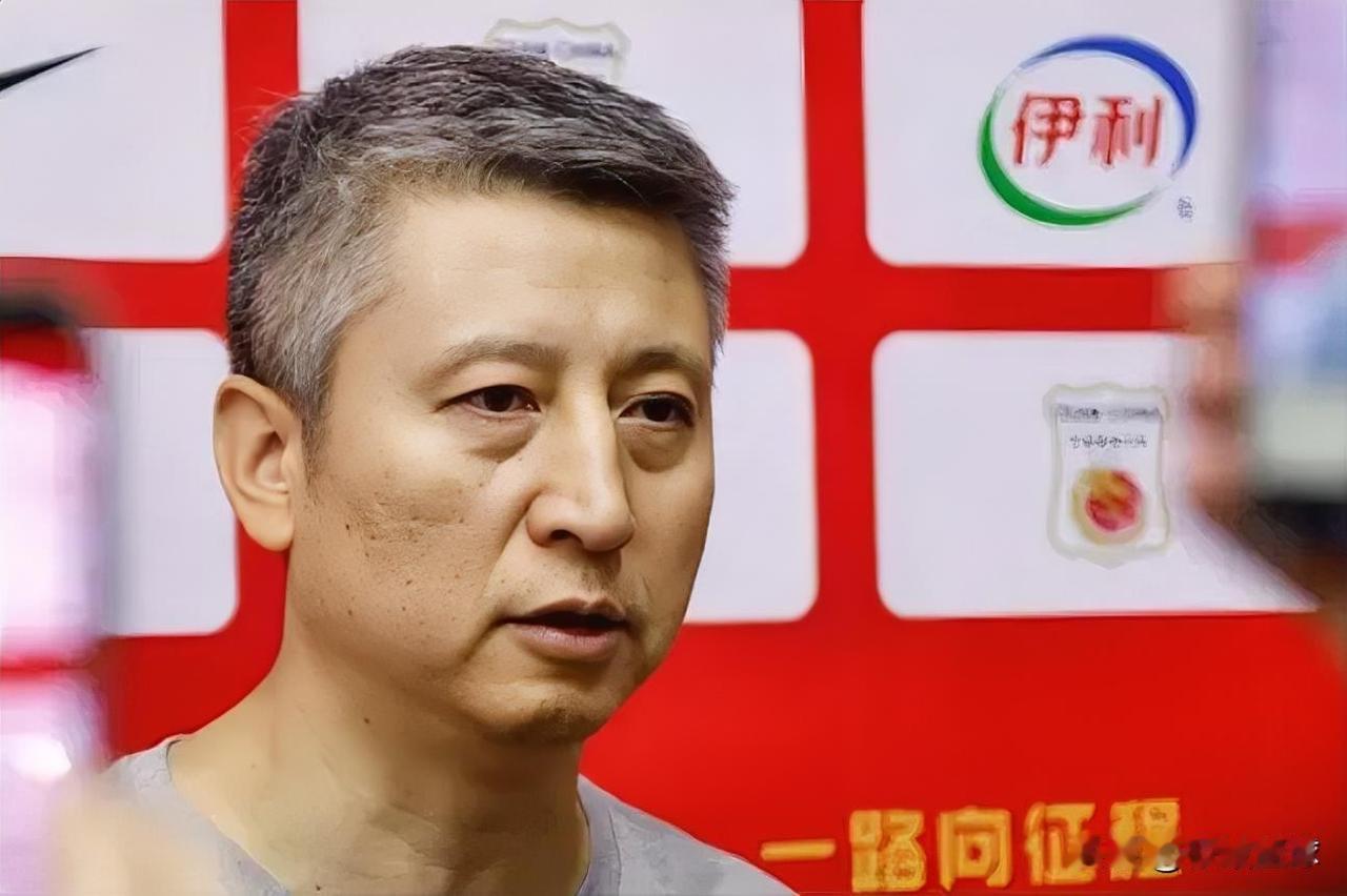 防守铁桶阵没得黑，但进攻这块郭士强真该想想办法了！近日媒体人付政浩凌晨发了条