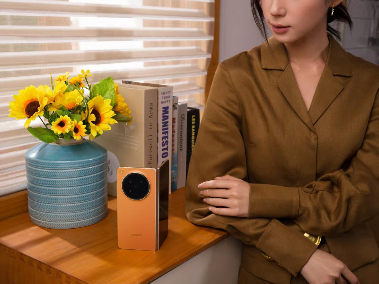 FindN6真有点东西，刚刚公布了原钛、深黑和金橙三个颜色，外观质感打磨得很细