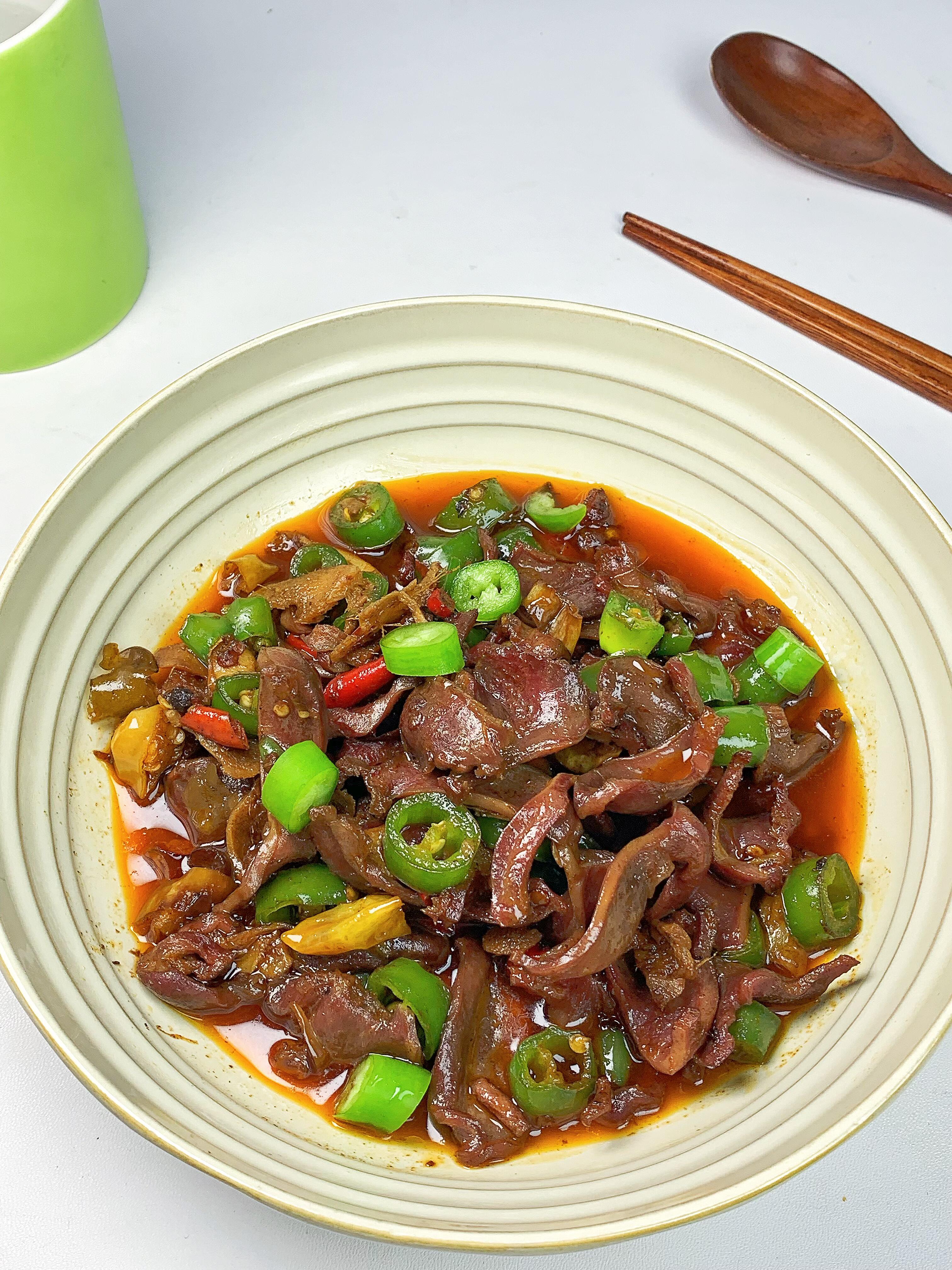 香辣泡椒郡肝太下饭🍗脆嫩不柴，锅气拉满家人们谁懂啊😭挖到下饭天花板了！这