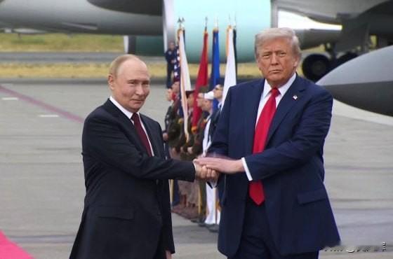 俄罗斯副外长谢尔盖·里亚布科夫在接受俄国家通讯社塔斯社采访时称：美国总统唐纳德·