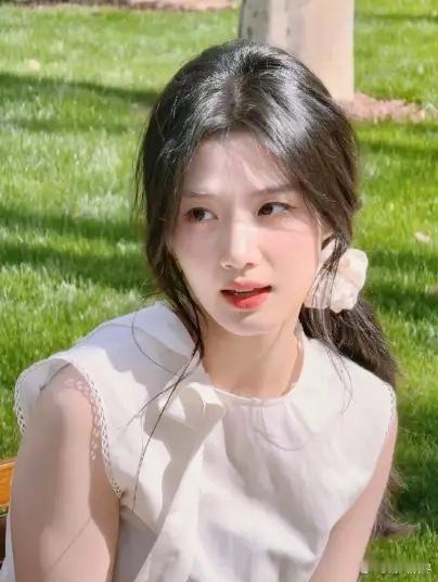 1.王传君不让老婆出去接戏，还要还各种房贷，现在才想方设法地赚钱，可最穷的时候卡里也有一百w余额。2