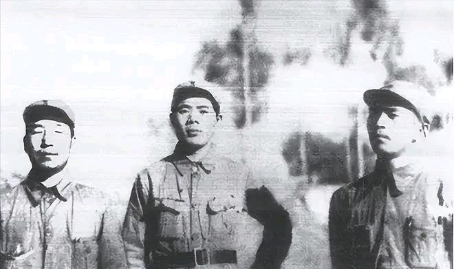 1942年春，冀东军分区政委刘诚光率部护送数十名党政军高级干部转移，在甲山一带突