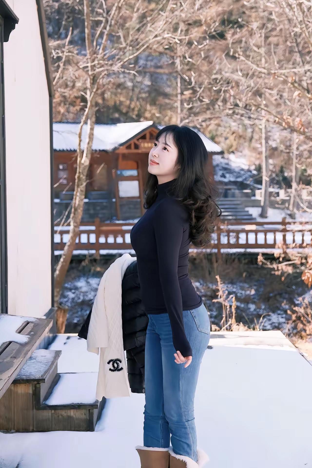 微胖才是天花板，雪乡留下倩影，牛仔裤穿搭，非常棒微胖微胖自然美微胖女生美容颜