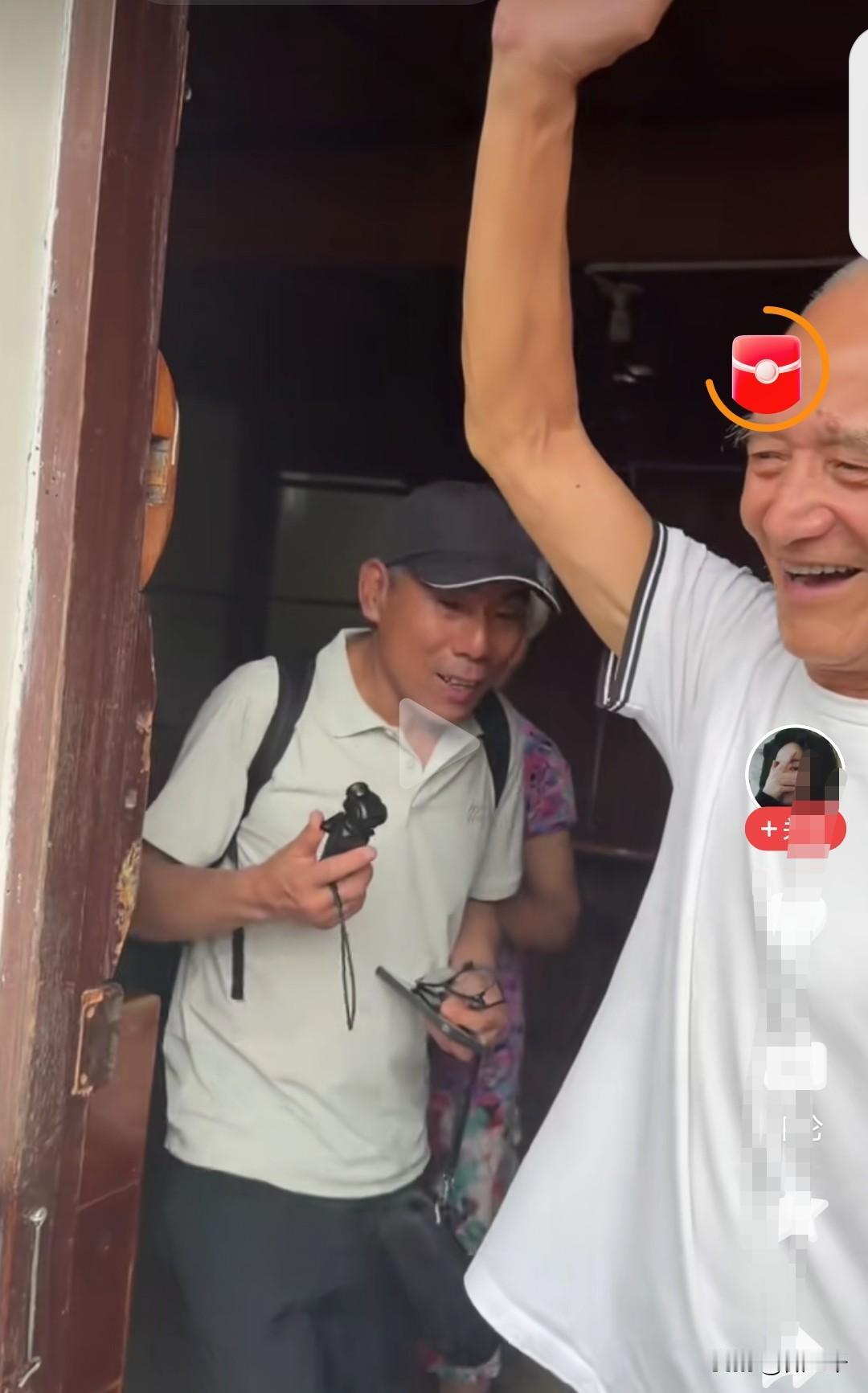 绍兴文旅并没要求摘掉葫芦，陈老爷子却执意摘掉，有个视频揭开了背后真正原因。视